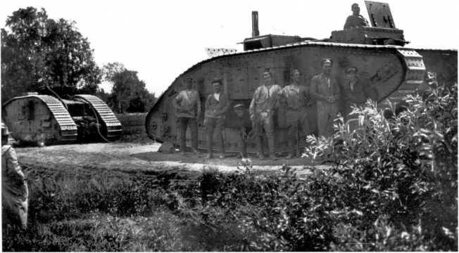 Иллюстрация к книге — Танки в Гражданской войне [i_106.jpg]