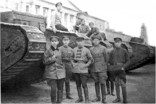 Иллюстрация к книге — Танки в Гражданской войне [i_122.jpg]