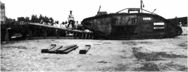 Иллюстрация к книге — Танки в Гражданской войне [i_123.jpg]