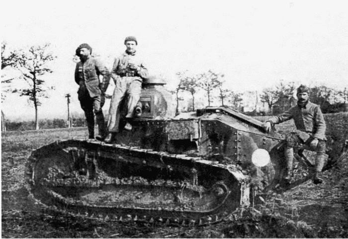 Иллюстрация к книге — Танк №1 "Рено ФТ-17". Первый, легендарный [i_025.jpg]