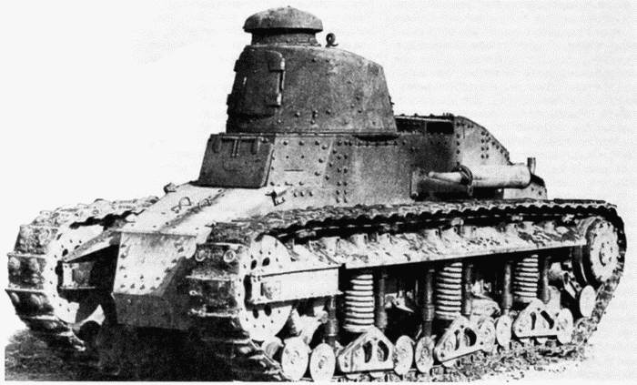 Иллюстрация к книге — Танк №1 "Рено ФТ-17". Первый, легендарный [i_027.jpg]