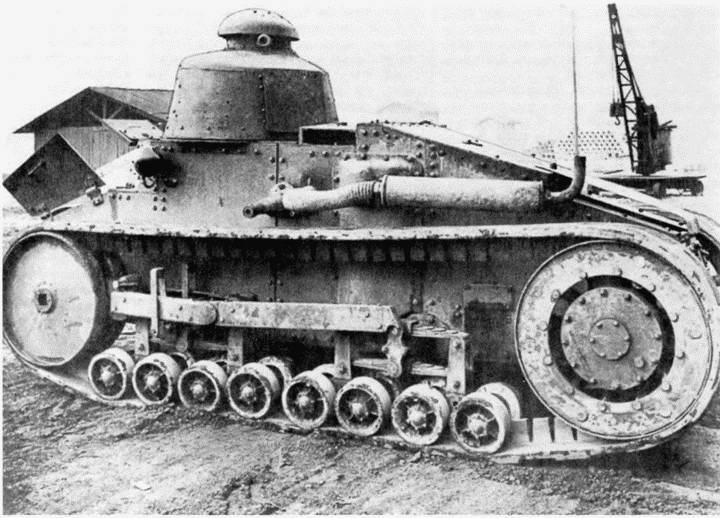 Иллюстрация к книге — Танк №1 "Рено ФТ-17". Первый, легендарный [i_032.jpg]