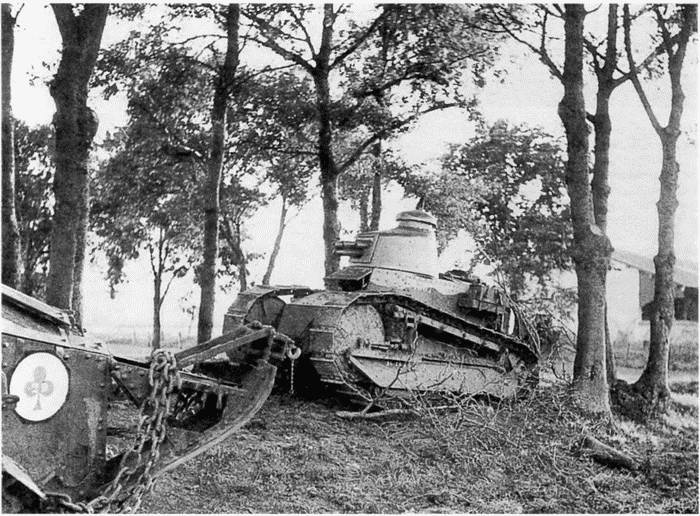 Иллюстрация к книге — Танк №1 "Рено ФТ-17". Первый, легендарный [i_034.jpg]