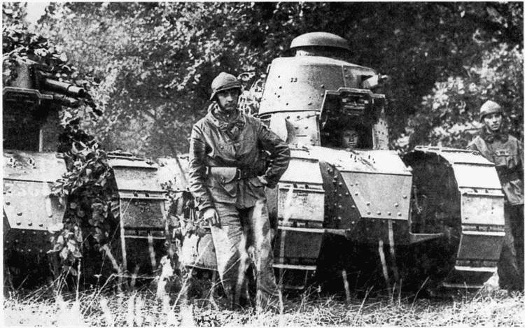 Иллюстрация к книге — Танк №1 "Рено ФТ-17". Первый, легендарный [i_035.jpg]