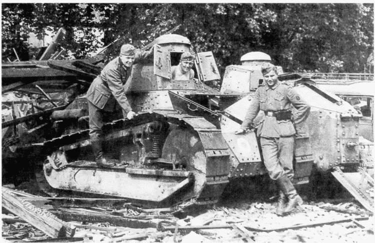 Иллюстрация к книге — Танк №1 "Рено ФТ-17". Первый, легендарный [i_100.jpg]