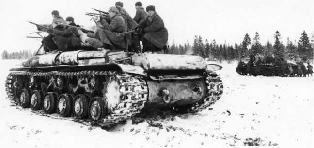 Иллюстрация к книге — Советский тяжелый танк КВ-1. Первые танки Победы [i_007.jpg]