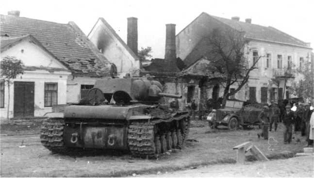 Иллюстрация к книге — Советский тяжелый танк КВ-1. Первые танки Победы [i_054.jpg]