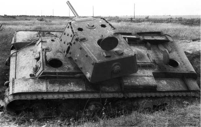 Иллюстрация к книге — Советский тяжелый танк КВ-1. Первые танки Победы [i_074.jpg]