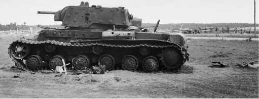 Иллюстрация к книге — Советский тяжелый танк КВ-1. Первые танки Победы [i_076.jpg]