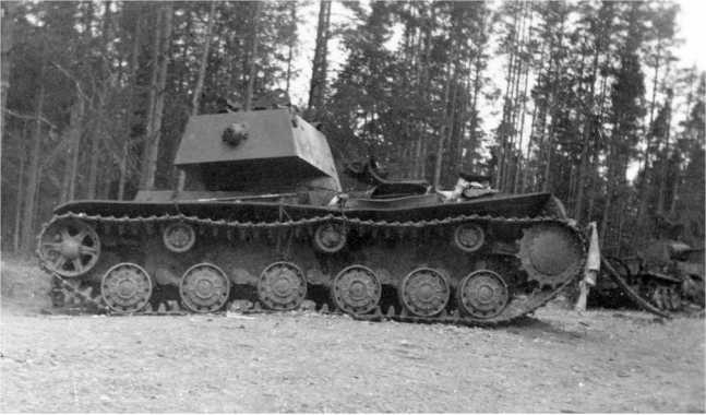 Иллюстрация к книге — Советский тяжелый танк КВ-1. Первые танки Победы [i_101.jpg]
