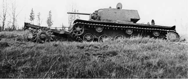 Иллюстрация к книге — Советский тяжелый танк КВ-1. Первые танки Победы [i_183.jpg]