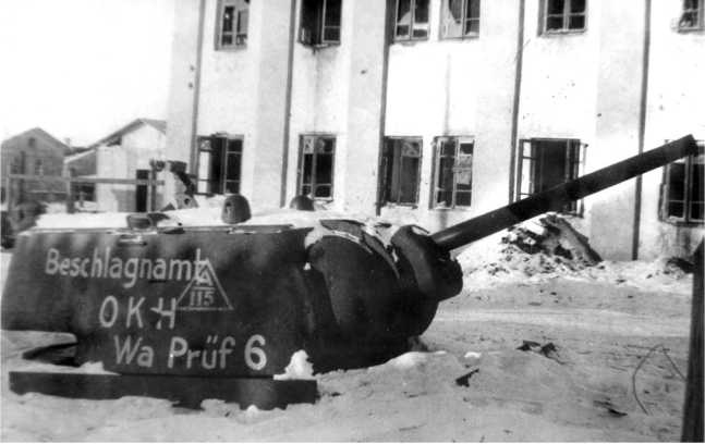 Иллюстрация к книге — Советский тяжелый танк КВ-1. Первые танки Победы [i_201.jpg]