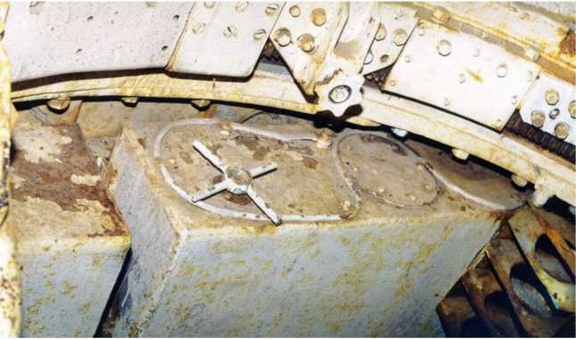 Иллюстрация к книге — Советский тяжелый танк КВ-1. Первые танки Победы [i_239.jpg]