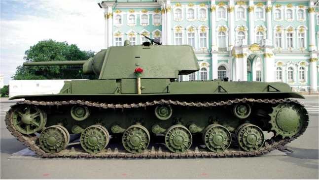 Иллюстрация к книге — Советский тяжелый танк КВ-1. Первые танки Победы [i_240.jpg]