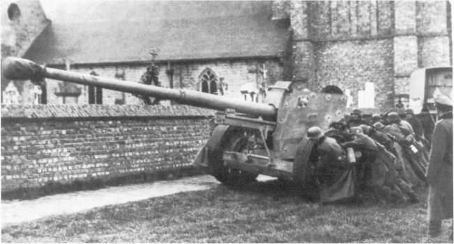 Иллюстрация к книге — Противотанковая артиллерия Вермахта во Второй Мировой войне. От "дверных колотушек" до "убийц танков" [i_079.jpg]