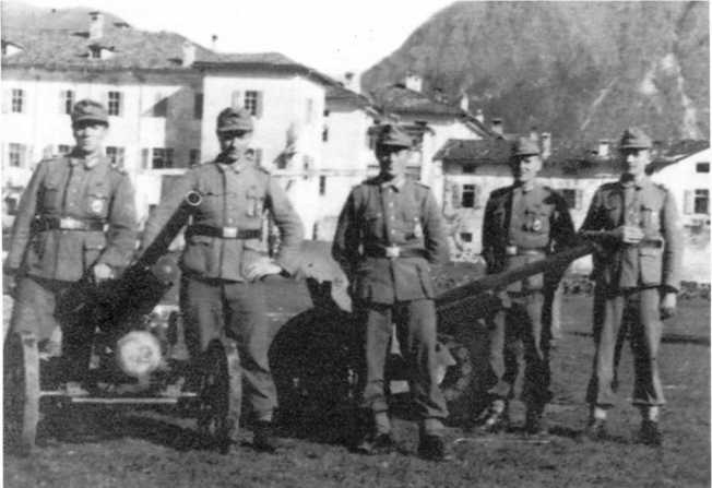 Иллюстрация к книге — Противотанковая артиллерия Вермахта во Второй Мировой войне. От "дверных колотушек" до "убийц танков" [i_094.jpg]