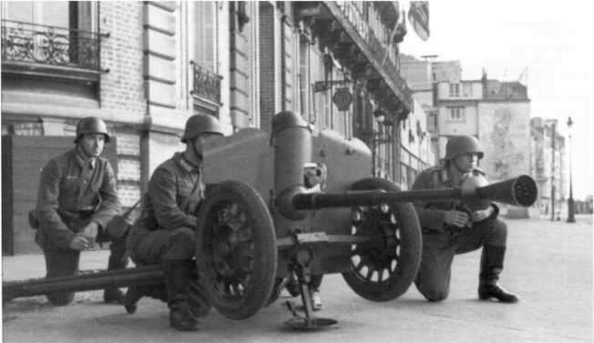 Иллюстрация к книге — Противотанковая артиллерия Вермахта во Второй Мировой войне. От "дверных колотушек" до "убийц танков" [i_122.jpg]