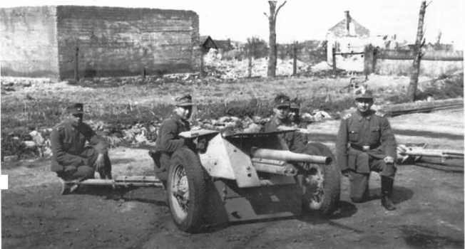 Иллюстрация к книге — Противотанковая артиллерия Вермахта во Второй Мировой войне. От "дверных колотушек" до "убийц танков" [i_130.jpg]