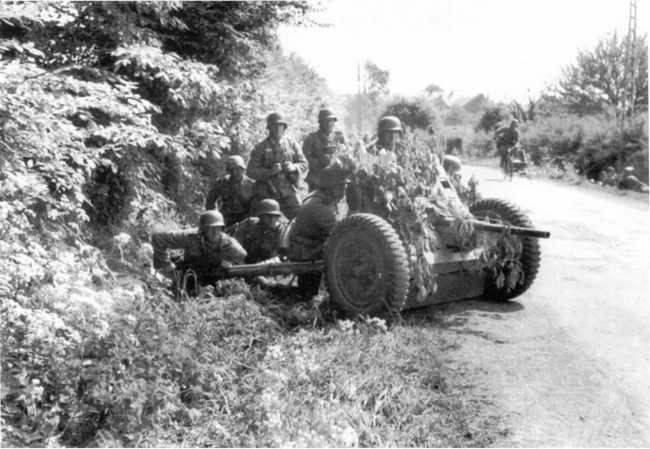 Иллюстрация к книге — Противотанковая артиллерия Вермахта во Второй Мировой войне. От "дверных колотушек" до "убийц танков" [i_136.jpg]