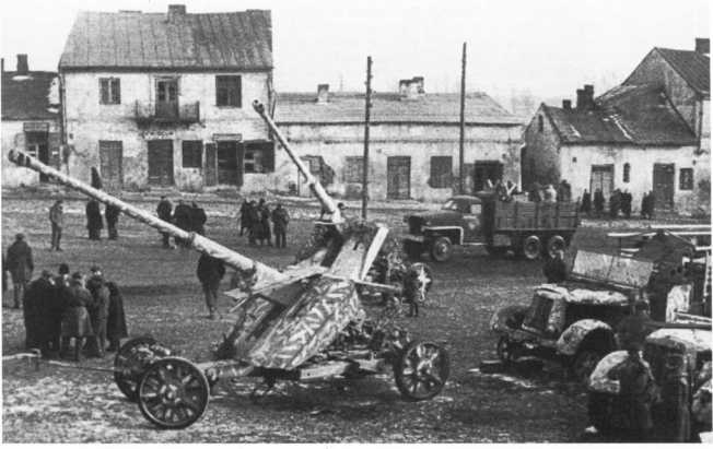 Иллюстрация к книге — Противотанковая артиллерия Вермахта во Второй Мировой войне. От "дверных колотушек" до "убийц танков" [i_154.jpg]