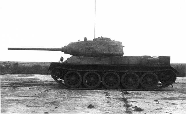 Иллюстрация к книге — Наследники «Тридцатьчетверки» – Т-34М, Т-43, Т-34-100, Т-44 [i_057.jpg]