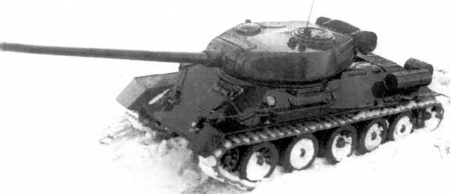 Иллюстрация к книге — Наследники «Тридцатьчетверки» – Т-34М, Т-43, Т-34-100, Т-44 [i_074.jpg]