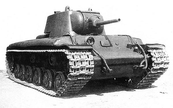 Иллюстрация к книге — Танк прорыва КВ. "Клим Ворошилов" [i_044.jpg]