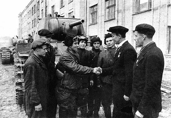 Иллюстрация к книге — Танк прорыва КВ. "Клим Ворошилов" [i_055.jpg]