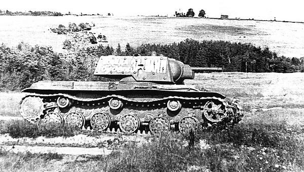 Иллюстрация к книге — Танк прорыва КВ. "Клим Ворошилов" [i_056.jpg]