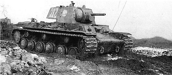 Иллюстрация к книге — Танк прорыва КВ. "Клим Ворошилов" [i_057.jpg]