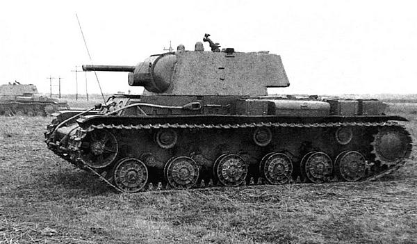 Иллюстрация к книге — Танк прорыва КВ. "Клим Ворошилов" [i_059.jpg]