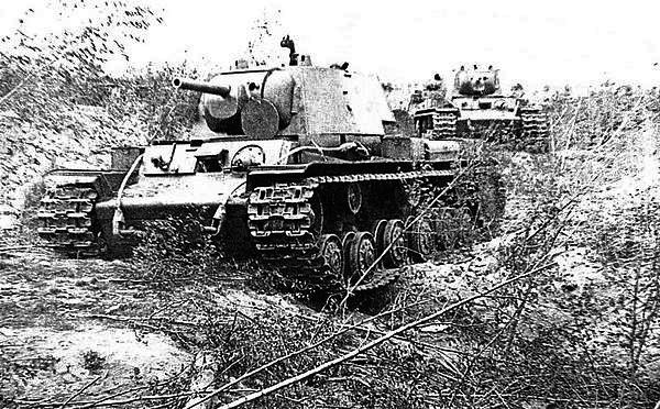 Иллюстрация к книге — Танк прорыва КВ. "Клим Ворошилов" [i_060.jpg]