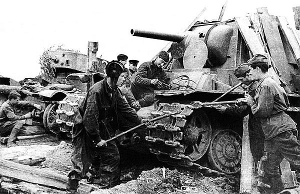 Иллюстрация к книге — Танк прорыва КВ. "Клим Ворошилов" [i_061.jpg]