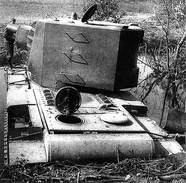 Иллюстрация к книге — Танк прорыва КВ. "Клим Ворошилов" [i_063.jpg]