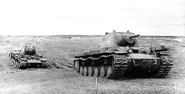 Иллюстрация к книге — Танк прорыва КВ. "Клим Ворошилов" [i_066.jpg]
