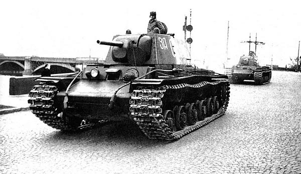 Иллюстрация к книге — Танк прорыва КВ. "Клим Ворошилов" [i_067.jpg]