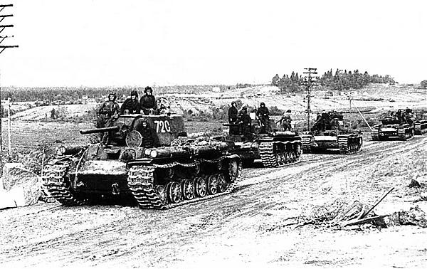 Иллюстрация к книге — Танк прорыва КВ. "Клим Ворошилов" [i_073.jpg]