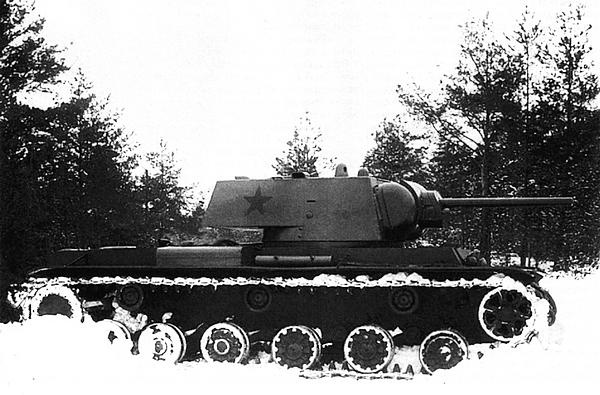 Иллюстрация к книге — Танк прорыва КВ. "Клим Ворошилов" [i_094.jpg]