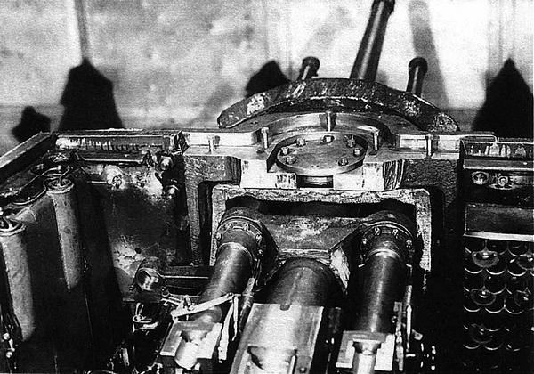 Иллюстрация к книге — Танк прорыва КВ. "Клим Ворошилов" [i_112.jpg]