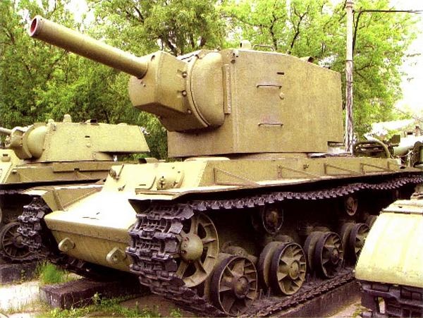 Иллюстрация к книге — Танк прорыва КВ. "Клим Ворошилов" [i_128.jpg]