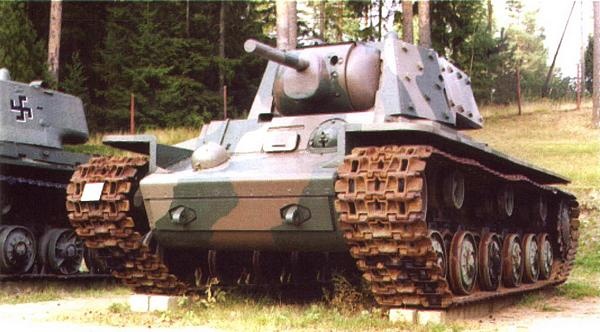 Иллюстрация к книге — Танк прорыва КВ. "Клим Ворошилов" [i_133.jpg]