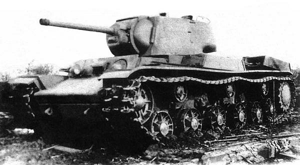 Иллюстрация к книге — Танк прорыва КВ. "Клим Ворошилов" [i_143.jpg]