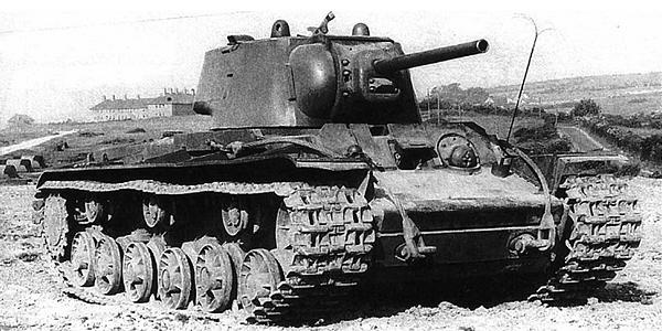 Иллюстрация к книге — Танк прорыва КВ. "Клим Ворошилов" [i_157.jpg]