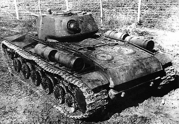 Иллюстрация к книге — Танк прорыва КВ. "Клим Ворошилов" [i_169.jpg]