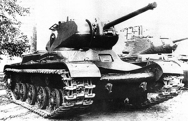 Иллюстрация к книге — Танк прорыва КВ. "Клим Ворошилов" [i_180.jpg]