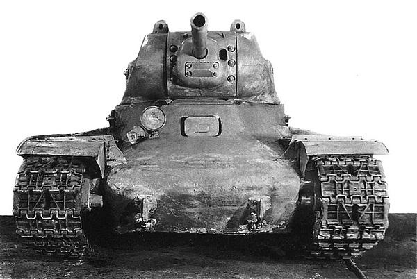 Иллюстрация к книге — Танк прорыва КВ. "Клим Ворошилов" [i_183.jpg]