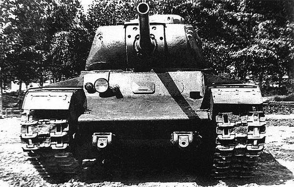 Иллюстрация к книге — Танк прорыва КВ. "Клим Ворошилов" [i_187.jpg]