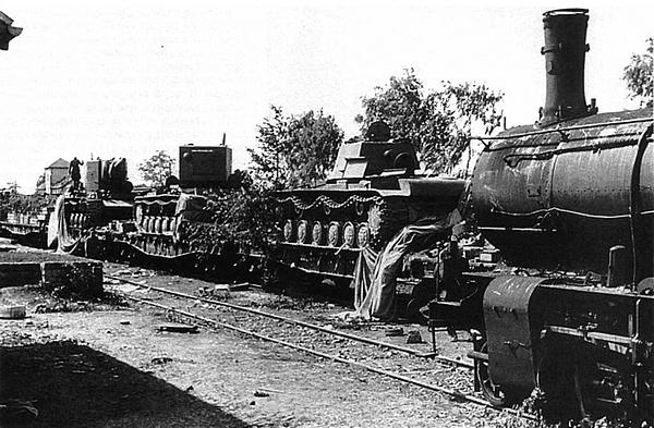 Иллюстрация к книге — Танк прорыва КВ. "Клим Ворошилов" [i_207.jpg]