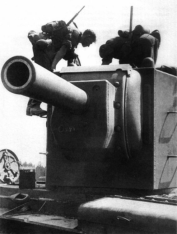 Иллюстрация к книге — Танк прорыва КВ. "Клим Ворошилов" [i_210.jpg]