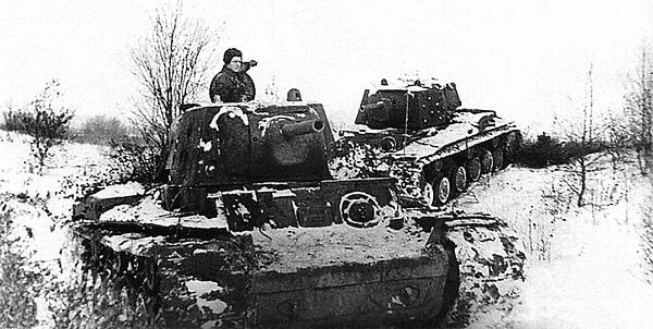 Иллюстрация к книге — Танк прорыва КВ. "Клим Ворошилов" [i_213.jpg]